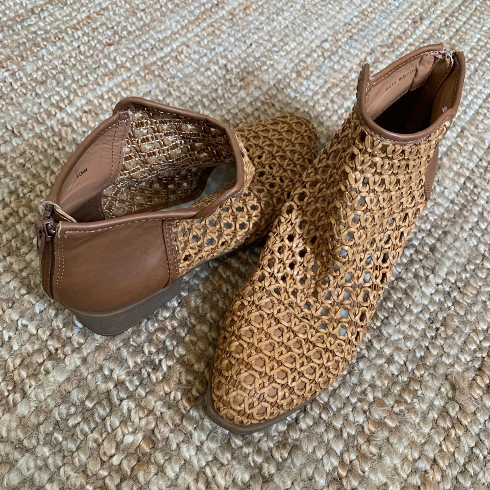 Dolce Vita booties size 9.5